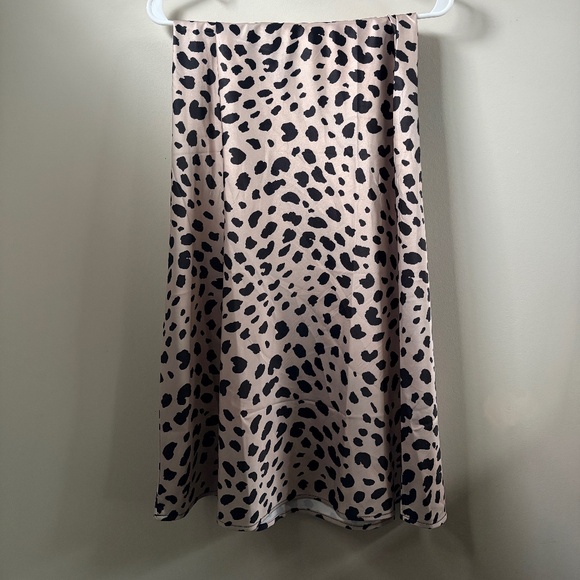 Dresses & Skirts - Silk Leopard Print Midi Skirt